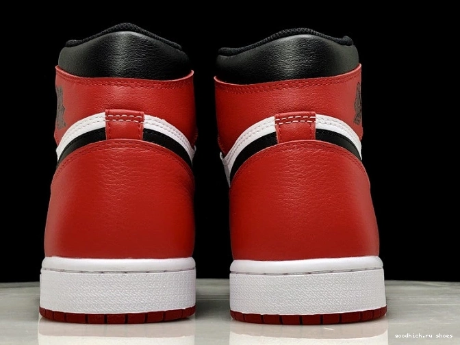 Toe Jordan 1 555088-125 Retro Black Air 0824